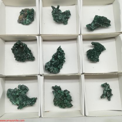 One Box Of 35 Silky Malachite Specimens From Congo - Image 5