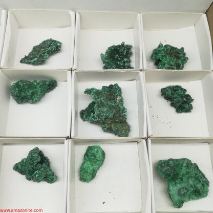 One Box Of 35 Silky Malachite Specimens From Congo - Image 8