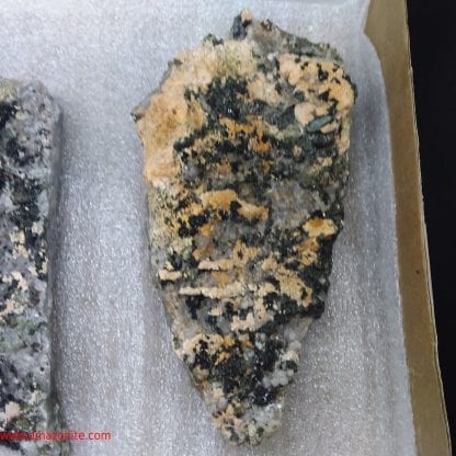 One Box Of 3 Epidote Mineral Specimens From Orange River Chip Fryer - Image 4