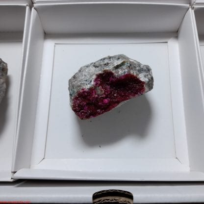 One Box Of 6 Colbaltion Calcite Mineral Specimens Chip Fryer - Image 4