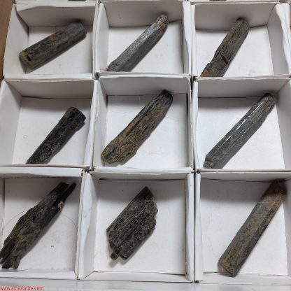 One Box Of 35 Aegerine Mineral Specimens From Malawi - Image 4