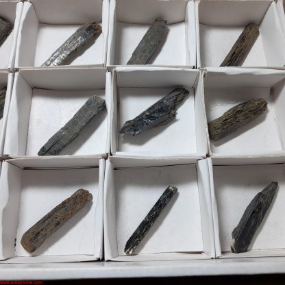 One Box Of 35 Aegerine Mineral Specimens From Malawi - Image 5