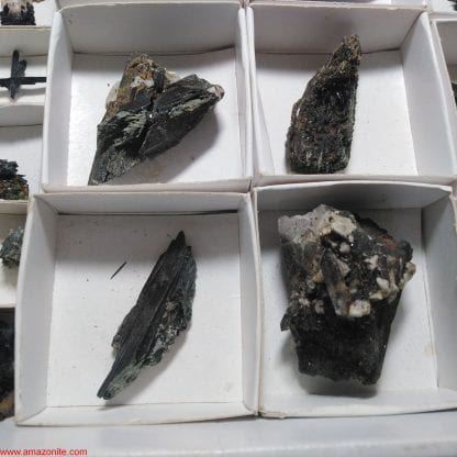 One Box of 27 Aegerine/Feldspar Mineral Specimens From Malawi - Image 2