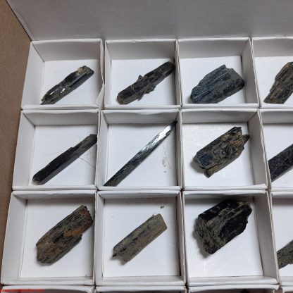 One Box Of 35 Aegerine Mineral Specimens From Malawi - Image 3