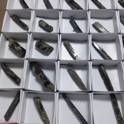 One Box Of 48 Aegerine Mineral Specimens From Malawi - Image 4