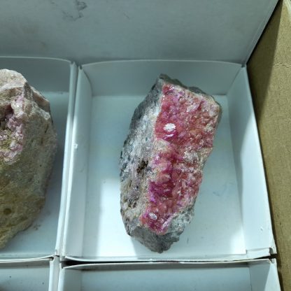 One Box Of 6 Colboltion Calcite Mineral Specimens From Congo - Image 7