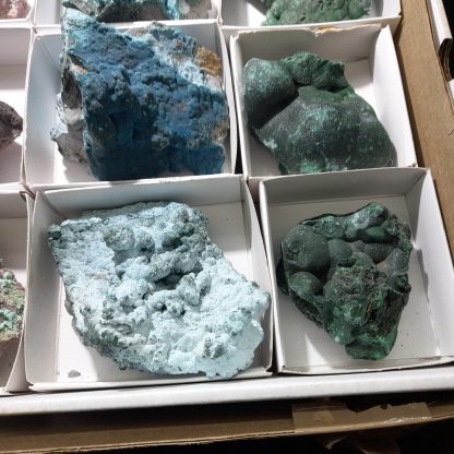One Box Of 12 Assorted Mineral Specimens From Congo Carrie Vincent - Image 7