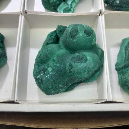 (WM03665) One Box Of 6 Malachite Mineral Specimens From Congo - Image 5
