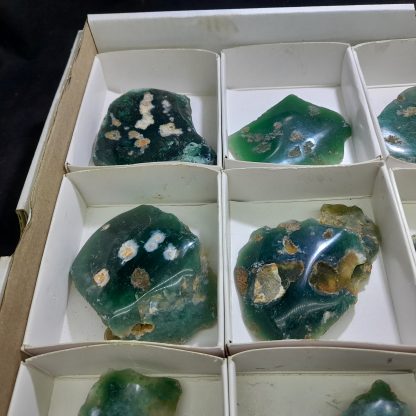 (WM03750) One Box Of 15 Mtorolite Mineral Specimens From Zimbabwe - Image 3