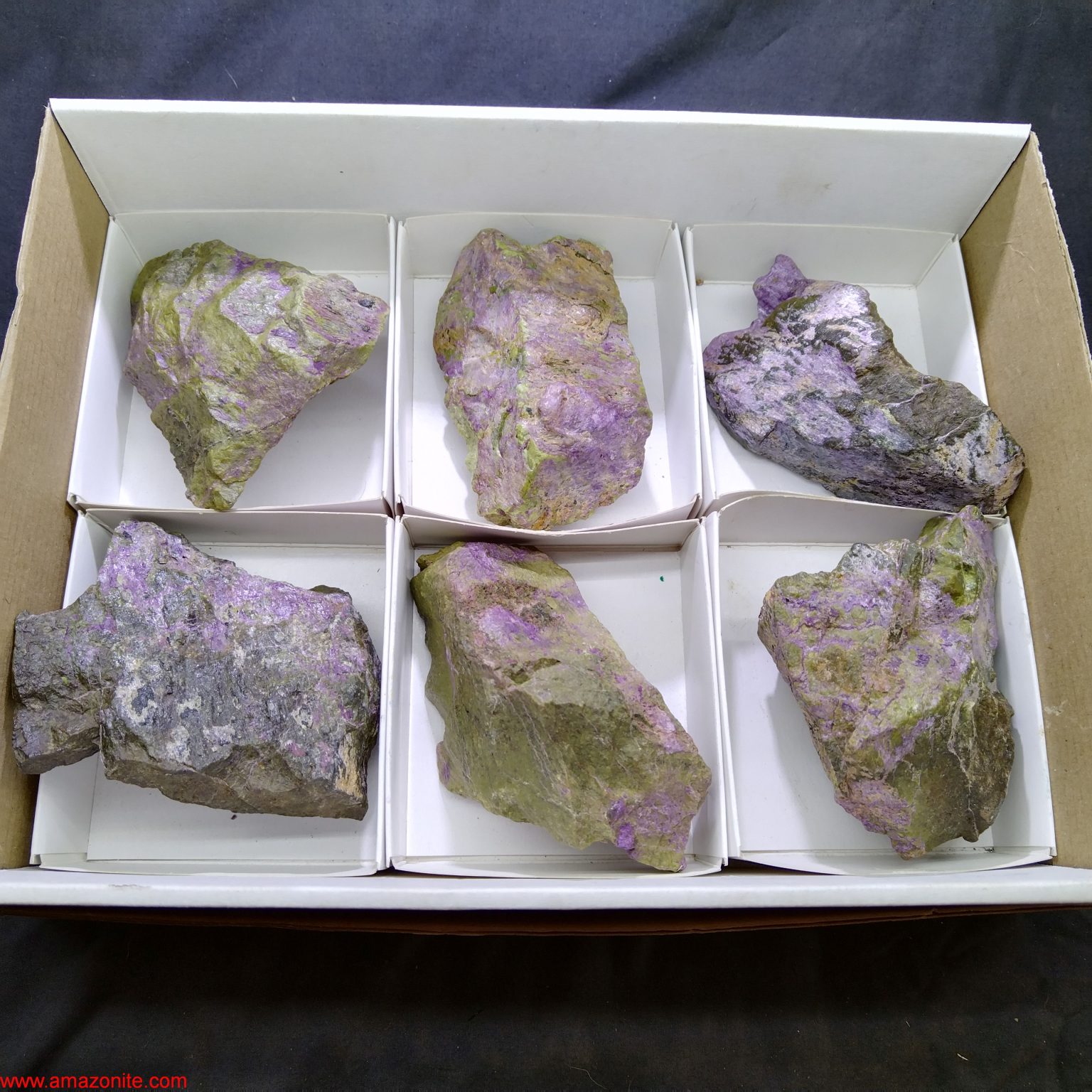 Wholesale minerals, rocks, gems and crystals sold by the flat