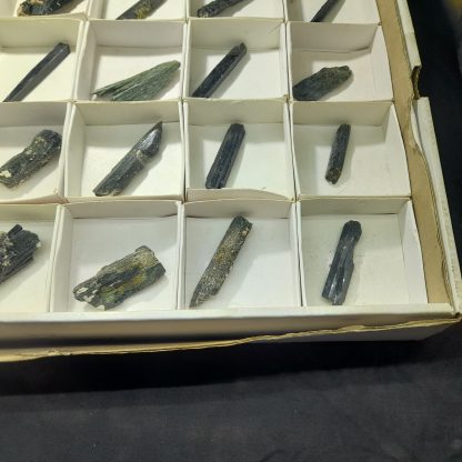 (WM03885) One Box Of 24 Aegerine Mineral Specimens From Malawi - Image 5