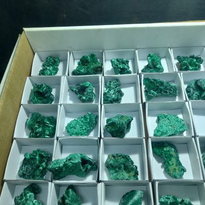 (WM03894) One Box Of 63 Malachite Mineral Specimens From Congo Lorraine Maich - Image 3