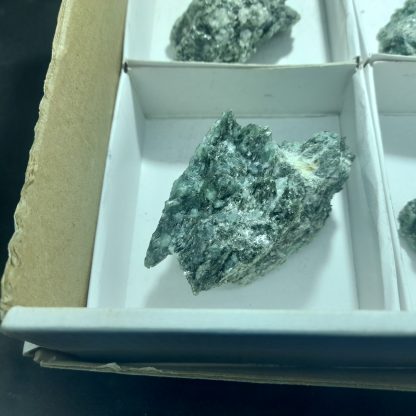 (WM03933) One Box Of 6 Emerald/Mica Mineral Specimens From Zimbabwe Neteru Hathor - Image 4