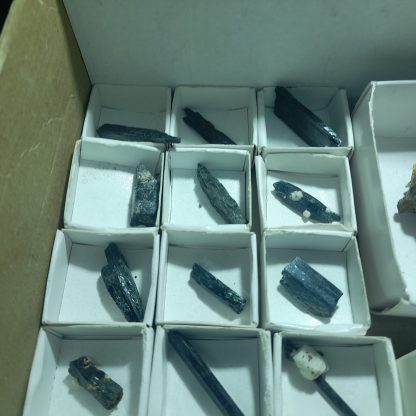 (WM03930) One Box Of 22 Smoky Quartz Crystals On Aegerine/Feldspar Mineral Specimens From Malawi Lori Tedder - Image 3