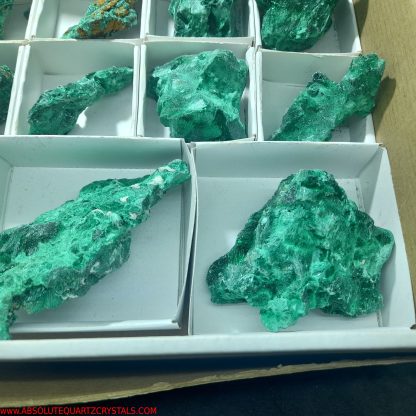 (WM03941) One Box Of 13 Malachite Mineral Specimens From Congo - Image 5