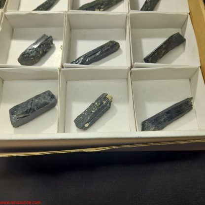 (WM03952) One Box Of 24 Aegerine Mineral Specimens From Malawi - Image 4