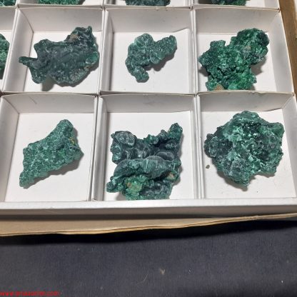 (WM04004) One Box Of 15 Malachite Mineral Specimens From Congo - Image 4