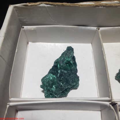 (WM04022) One Box Of 6 Malachite Mineral Specimens From Congo - Image 3