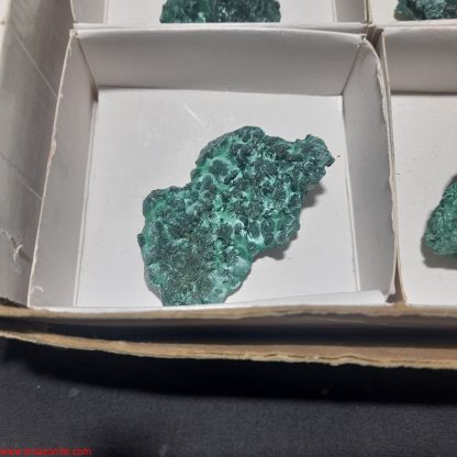 (WM04022) One Box Of 6 Malachite Mineral Specimens From Congo - Image 4