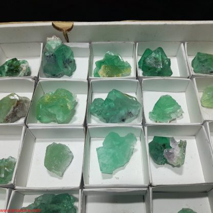 (WM04044) One Box Of 35 Fluorite Mineral Specimens From Riemvasmaak Joey Bolla - Image 6