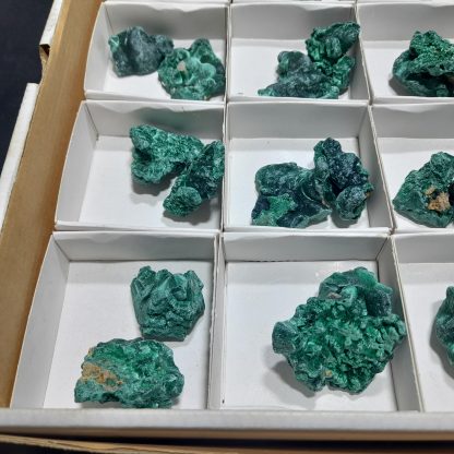 (WM04116) One Box Of 24 Malachite Mineral Specimens From Congo - Image 4