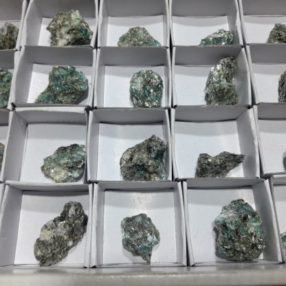(WM04115) One Box Of 63 Emerald/Mica Mineral Specimens From Zimbabwe - Image 4