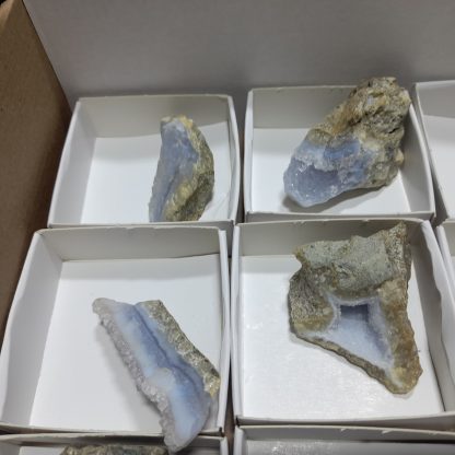 (WM04124) One Box Of 12 Blue Lace Agate Mineral Specimens From Malawi Carrie Vincent - Image 3