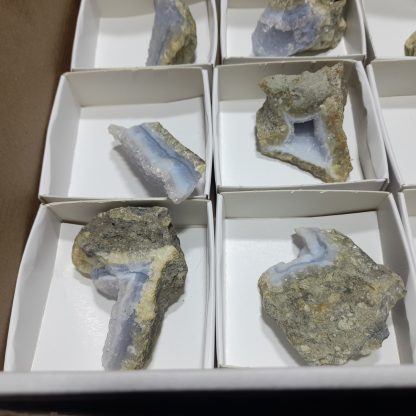 (WM04124) One Box Of 12 Blue Lace Agate Mineral Specimens From Malawi Carrie Vincent - Image 4