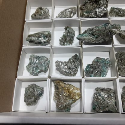 (WM04123) One Box Of 35 Emerald/Mica Mineral Specimens From Zimbabwe - Image 4
