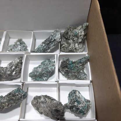 (WM04123) One Box Of 35 Emerald/Mica Mineral Specimens From Zimbabwe - Image 7