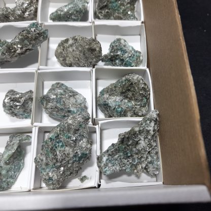 (WM04123) One Box Of 35 Emerald/Mica Mineral Specimens From Zimbabwe - Image 8