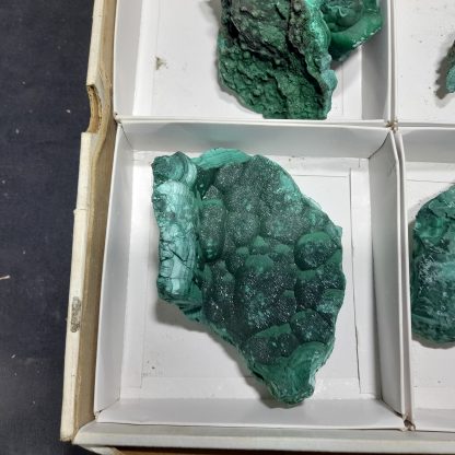 (WM04138) One Box Of 6 Malachite Mineral Specimens From Congo - Image 3