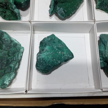 (WM04138) One Box Of 6 Malachite Mineral Specimens From Congo - Image 4