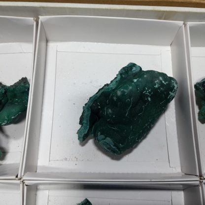 (WM04138) One Box Of 6 Malachite Mineral Specimens From Congo - Image 5