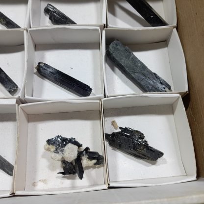 (WM04156) One Box Of 12 Aegerine Mineral Specimens From Malawi - Image 5