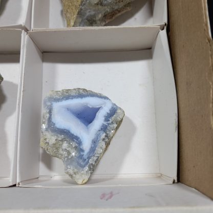 (WM04153) One Box Of 6 Blue Lace Agate Mineral Specimens From Malawi Gypsy - Image 7