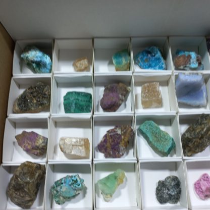 (WM04170) One Box of 35 Assorted Mineral Specimens From Congo - Image 3