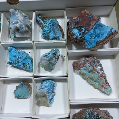 (WM04179) One Box Of 18 Druzzy Quartz On Chrysocolla Mineral Specimens From Congo Vance Hewitt - Image 7