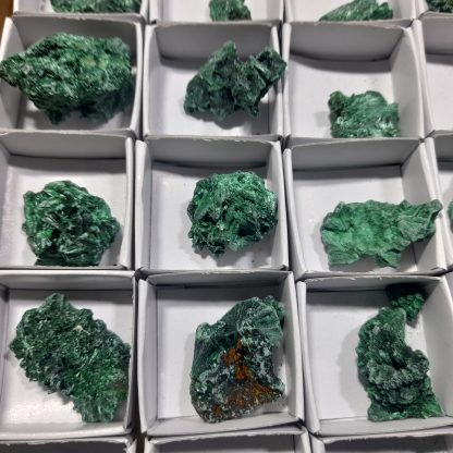 (WM04256) On Box Of 88 Malachite Mineral Specimens From Congo - Image 4