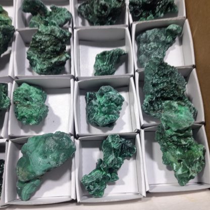(WM04256) On Box Of 88 Malachite Mineral Specimens From Congo - Image 12