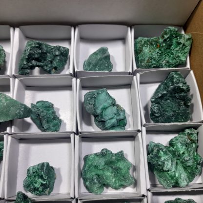 (WM04256) On Box Of 88 Malachite Mineral Specimens From Congo - Image 14