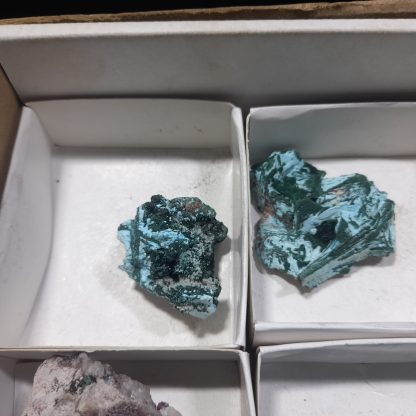(WM04404) One Box Of 12 Assorted Mineral Specimens From Congo  Rachel Linderman - Image 3