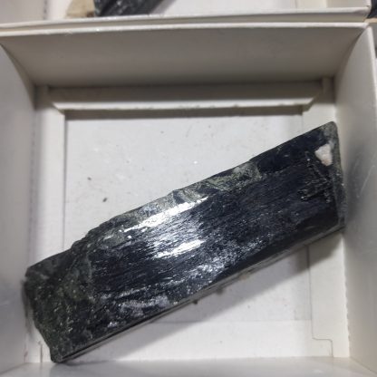 (WM04472) One Box Of 27 Aegerine Mineral Specimens From Malawi - Image 5
