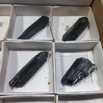 (WM04472) One Box Of 27 Aegerine Mineral Specimens From Malawi - Image 12