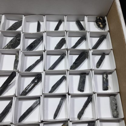 (WM04533) One Box Of 88 Aegerine Mineral Specimens From Malawi - Image 7