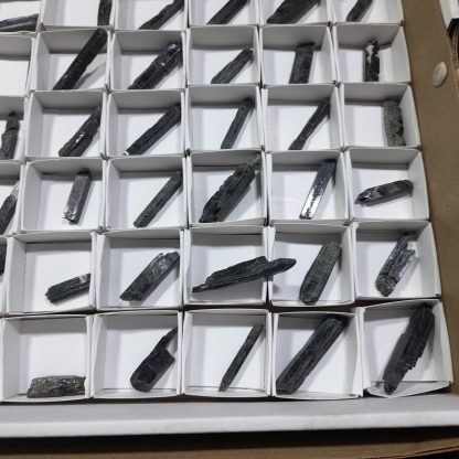 (WM04533) One Box Of 88 Aegerine Mineral Specimens From Malawi - Image 8