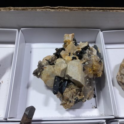 (WM04531) One Box Of 6 Aegerine/Feldspar With Smoky Quartz Crystals From Malawi (JP) - Image 6
