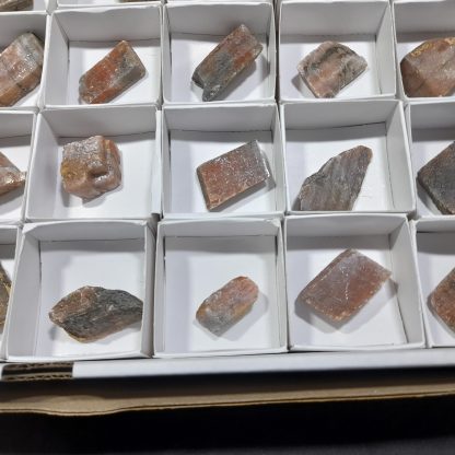(M04553) One Box Of 35 Red Banded Calcite Mineral Specimens (Cutting Material) From Orange River, South Africa   Skye Simpson - Image 5