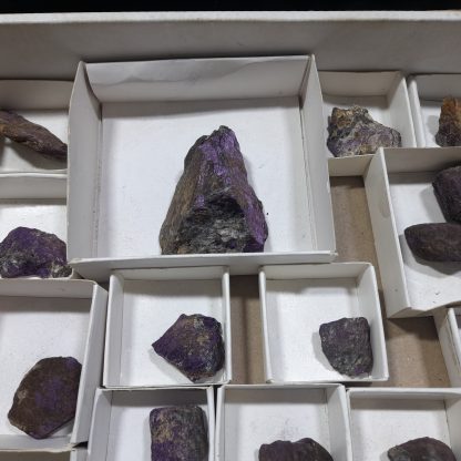 (WM04660) One Box Of 49 Purpurite Mineral Specimens From Uis, Namibia - Image 5