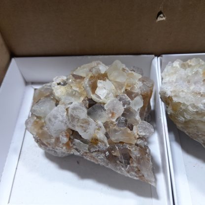 (WM04679) One Box Of 6 Fluorite Mineral Specimens From Richtersveld - Image 3